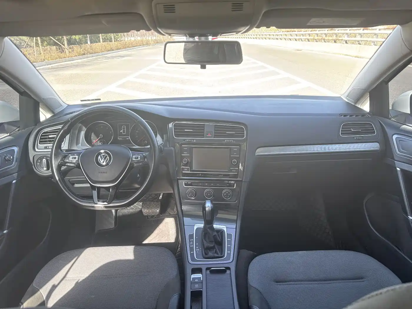 Volkswagen Golf 2018 230TSI Automatic Comfort фото 6