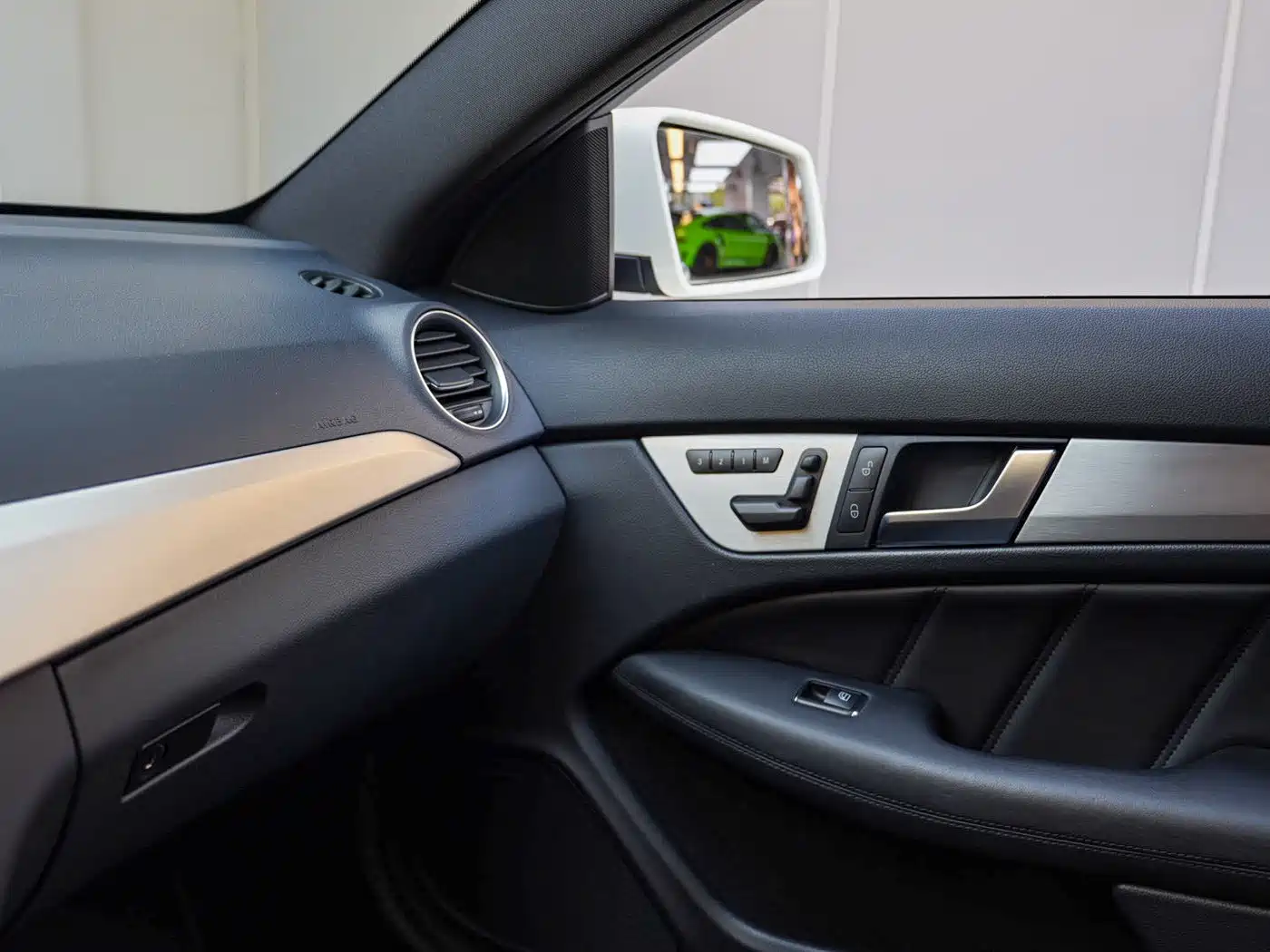 Mercedes-Benz C-Class AMG 2012 AMG C 63 Coupe Dynamic фото 9