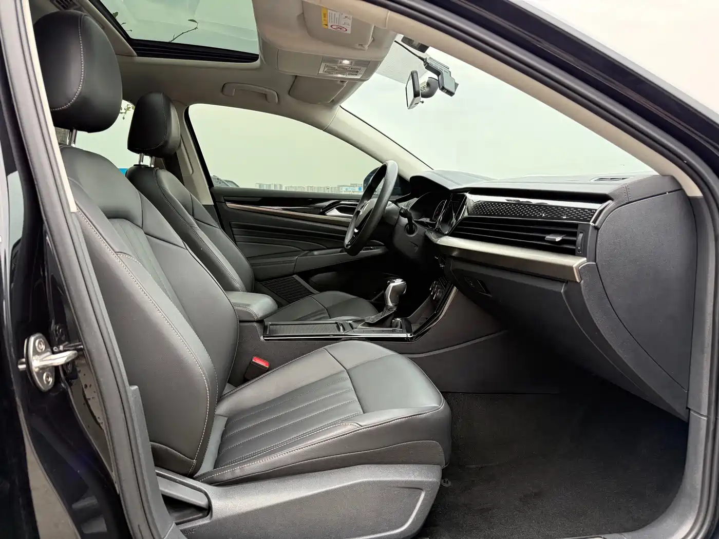 Volkswagen Passat 2020 Facelift 280TSI Business Version China VI фото 9