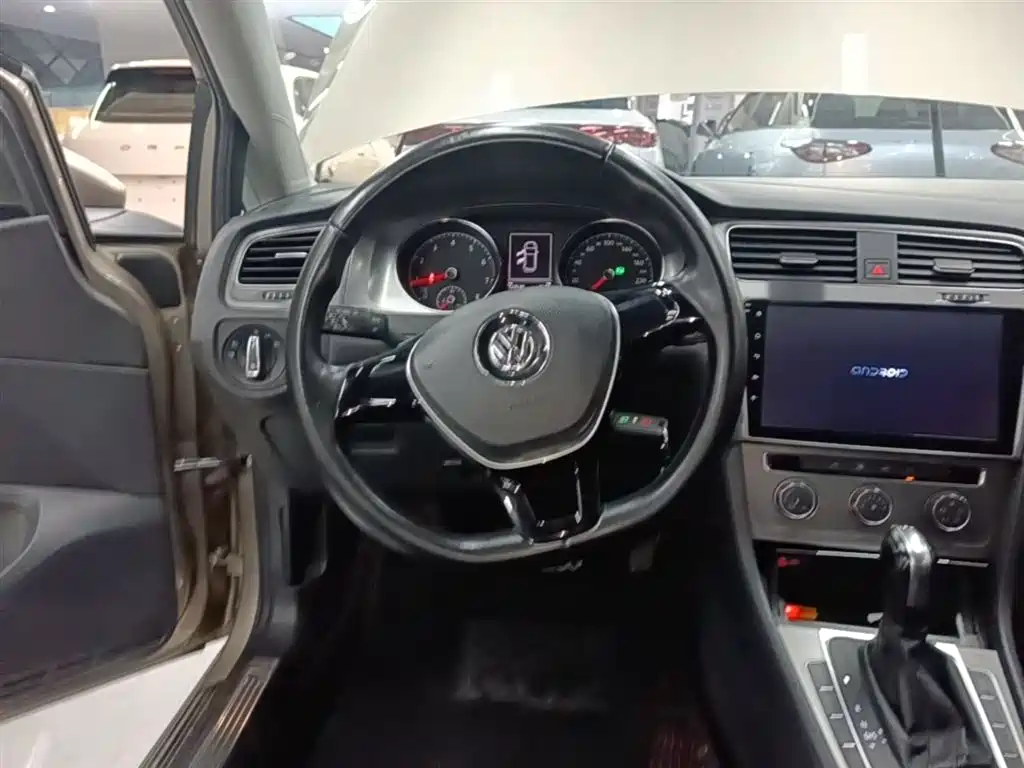 Volkswagen Golf 2015 1.4TSI Automatic Comfort фото 11