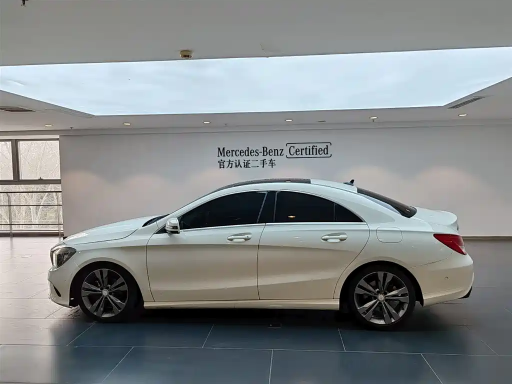 MERCEDES-BENZ CLA