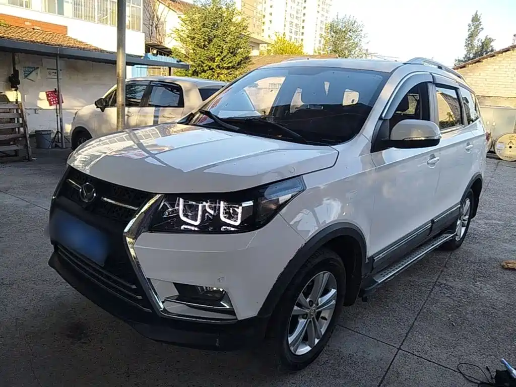 BAIC Huansu S3 2016 2016 S3L 1.5L Manual Premium