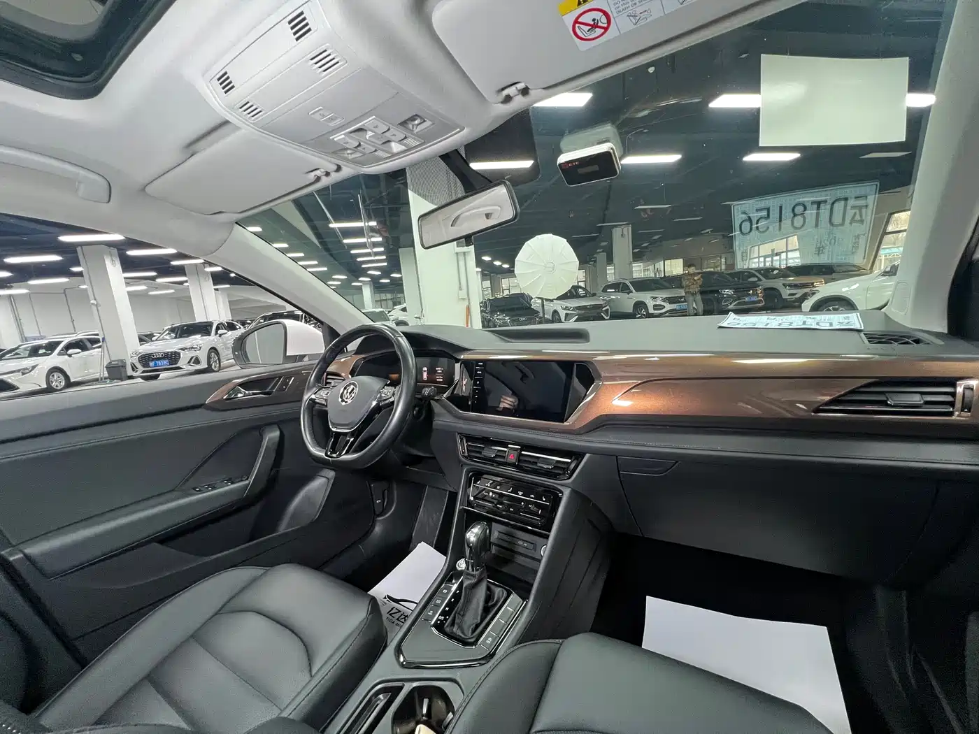 Volkswagen Tharu 2022 280TSI FWD Luxury Edition фото 21