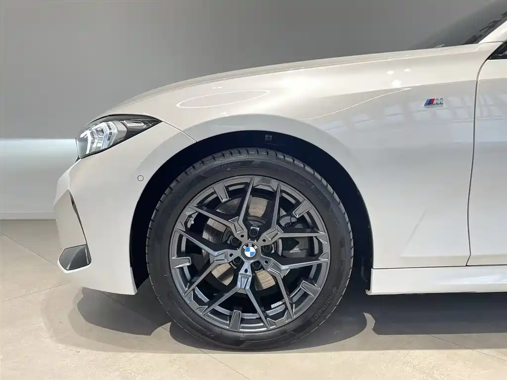 BMW 3 Series 2025 330Li M Sport Night Edition фото 16