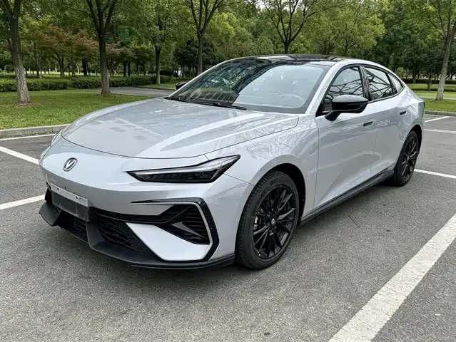 Changan Changan UNI-V 2025 1.5T 500Bar Premium Edition