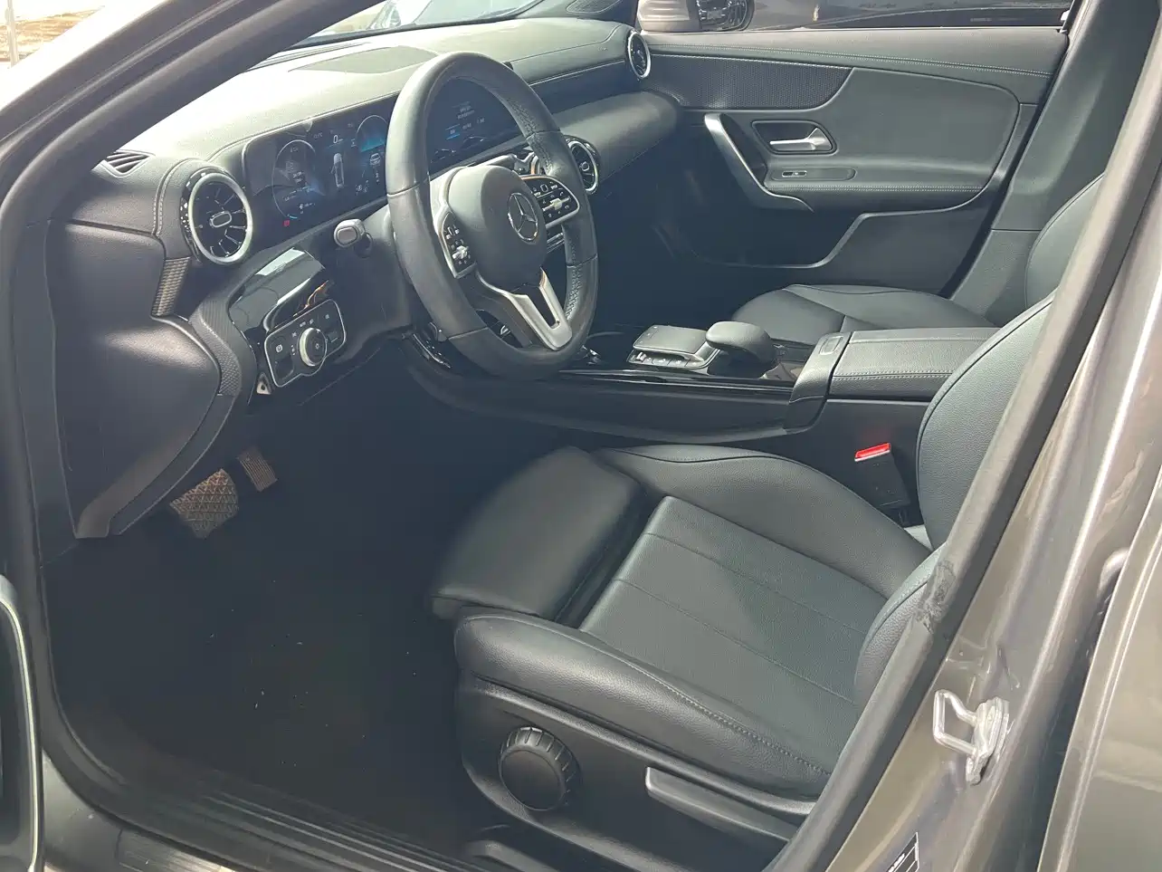 Mercedes-Benz A-Class 2022 Facelift A 200 L Sport Sedan Dynamic фото 4