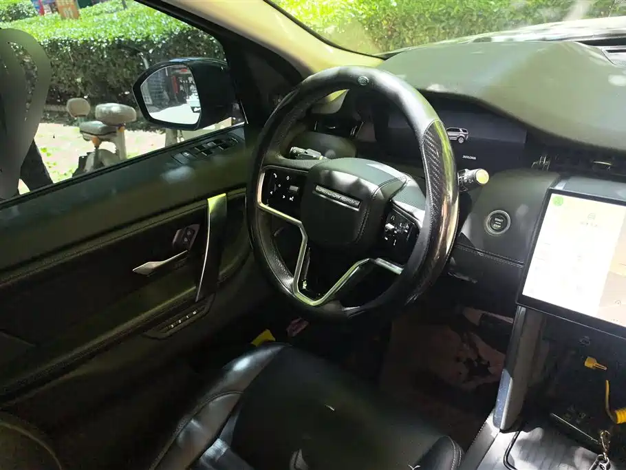 Land Rover Discovery Sport 2024 Luxury Custom Edition фото 15