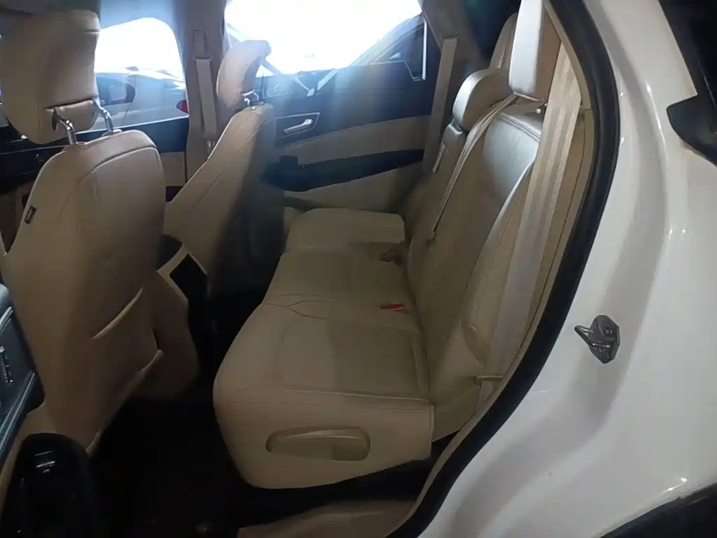 Фото 17 - Ford Edge