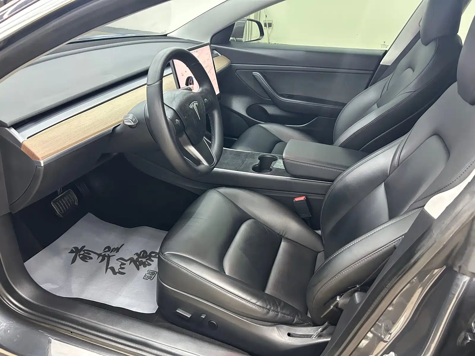 Фото 8 - Tesla Model 3