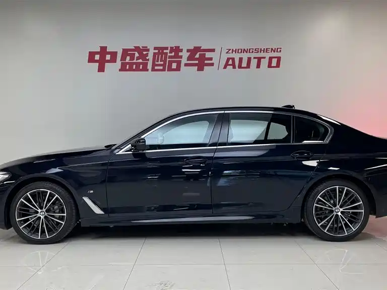 BMW 5 Series 2023 530Li Leading M Sport Package фото 4