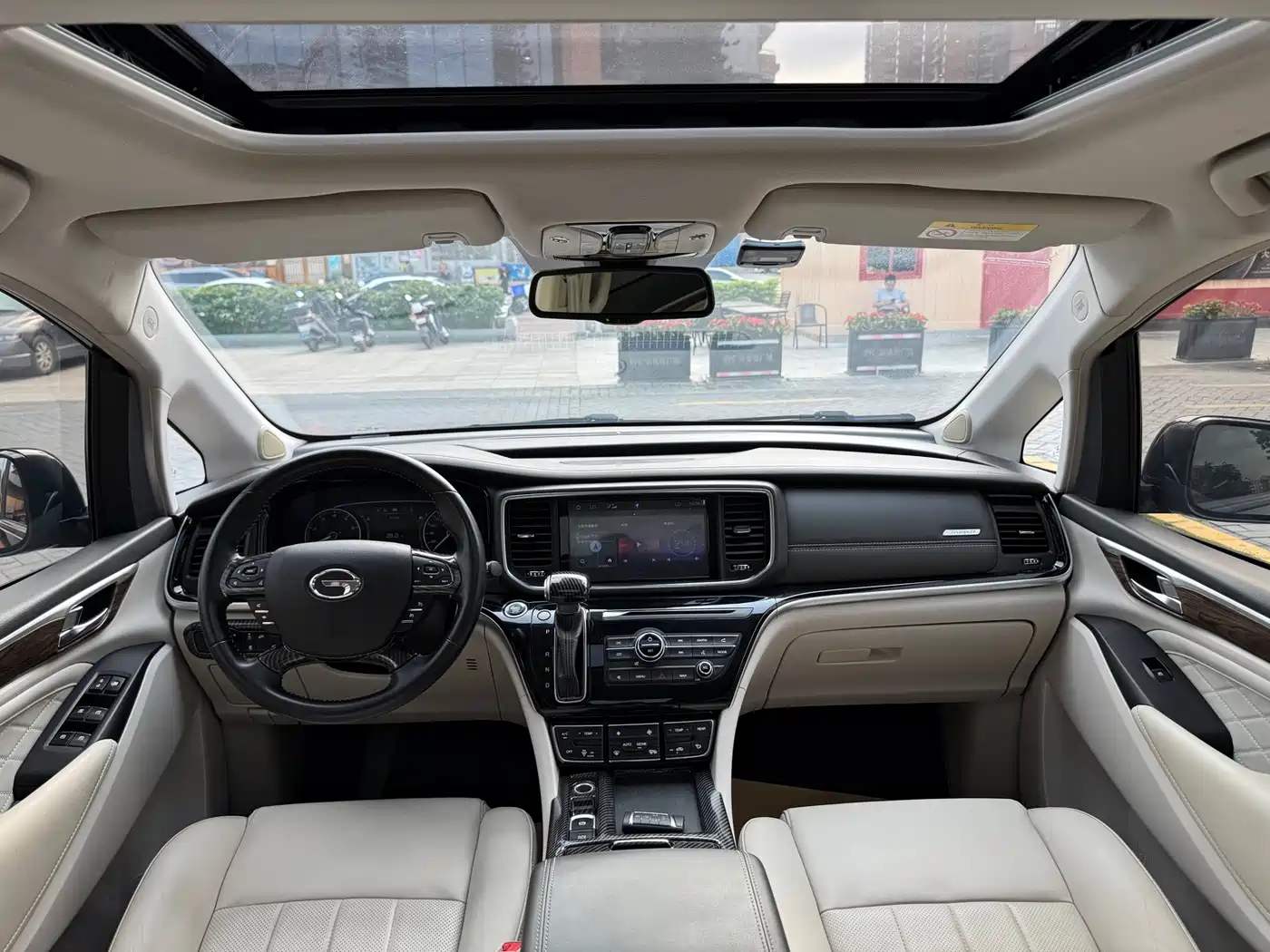 GAC Trumpchi Trumpchi M8 2018 320T Premium Edition фото 17