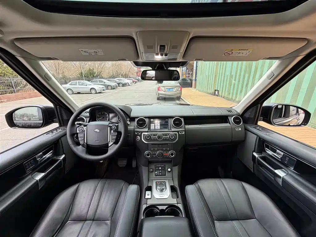 Land Rover Discovery 2016 3.0 SC V6 HSE фото 4