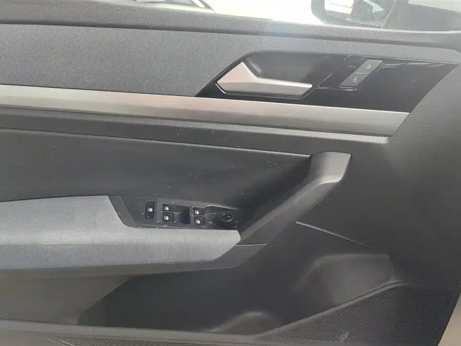 Volkswagen Lavida 2023 Facelift 1.5L Auto Comfort Edition фото 7