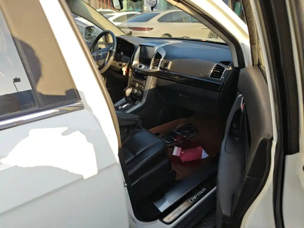Chevrolet Captiva 2014 2014 2.4L 2WD Urban 7-seater
