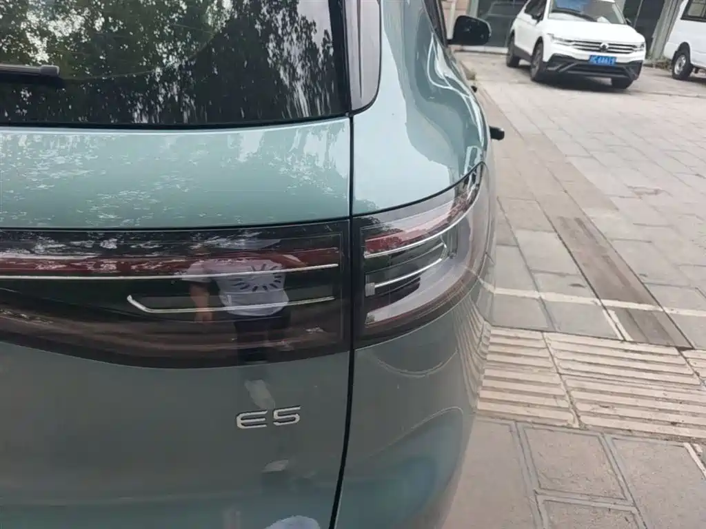 Geely Galaxy Galaxy E5 2024 530km Voyage Edition фото 8