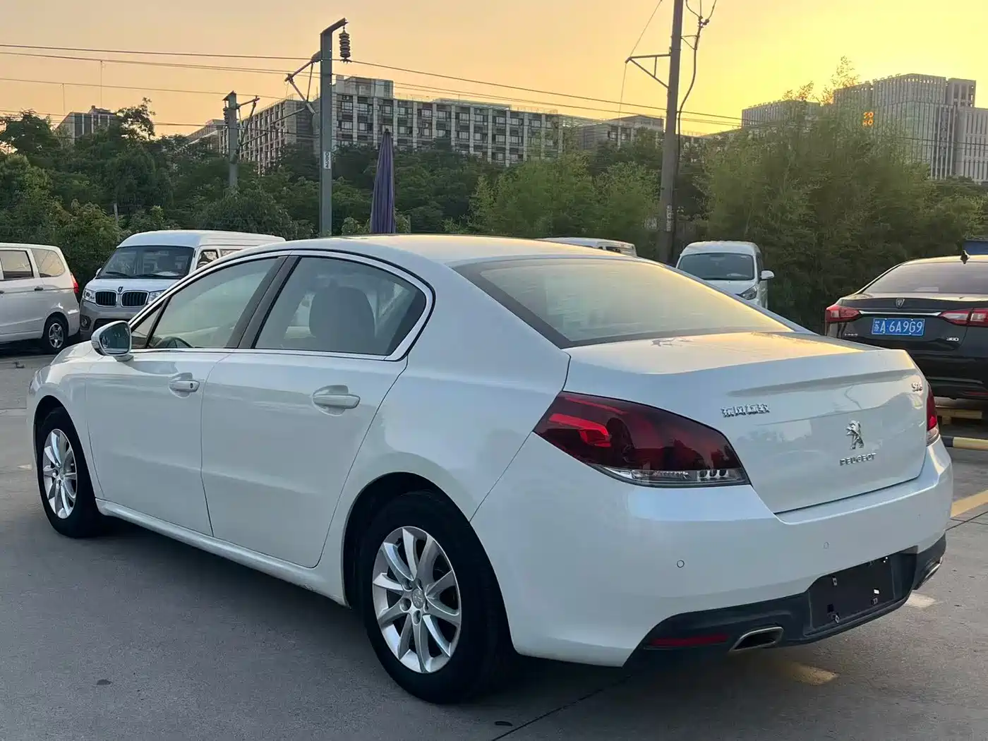 Peugeot 508 2015 2.0L Automatic Zhiyi Edition фото 12