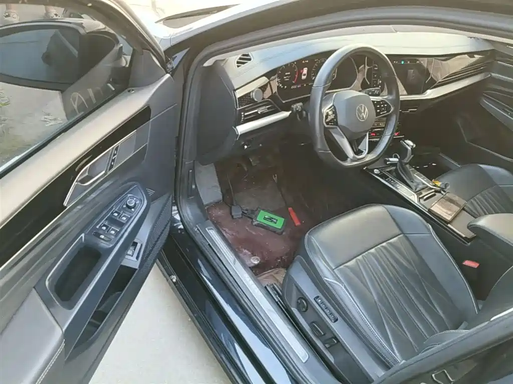 Volkswagen Passat 2023 Facelift 330TSI Starlight Luxury Edition фото 16