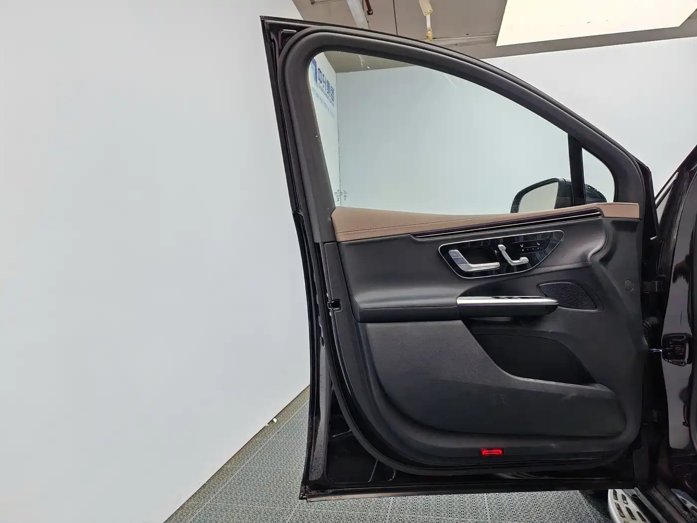 Mercedes-Benz EQE SUV 2024 500 4MATIC Luxury Edition фото 13