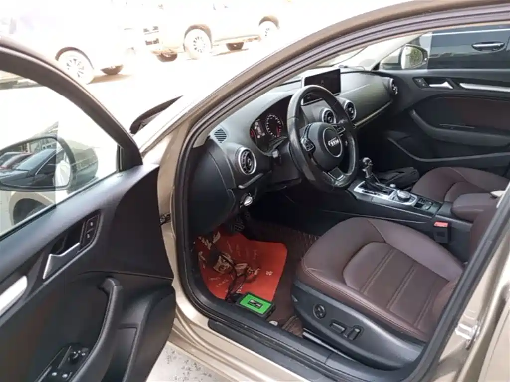 Audi A3 2016 Sportback 35 TFSI Leadership фото 16