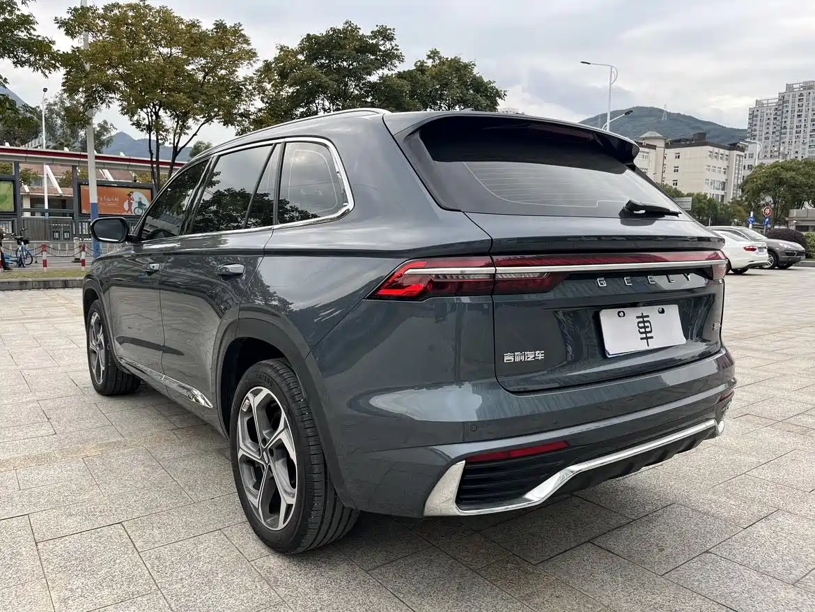 Фото 6 - Geely Monjaro
