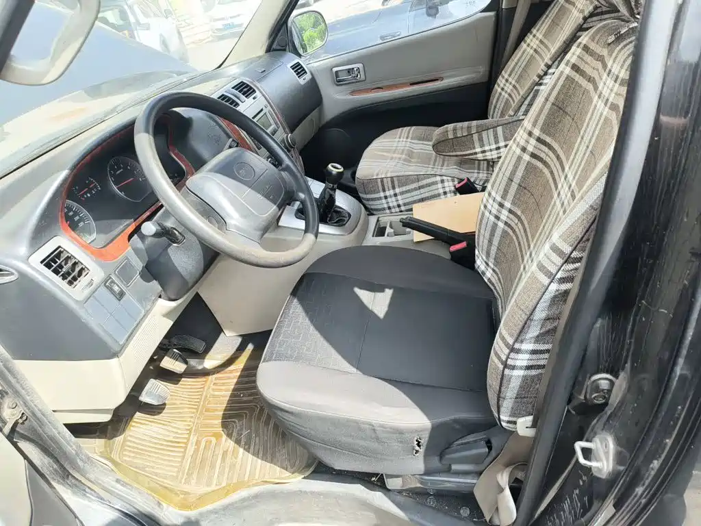 Jinbei Grace 2015 2015 2.0L Classic Edition Standard Model Long Wheelbase 7/9-Seater