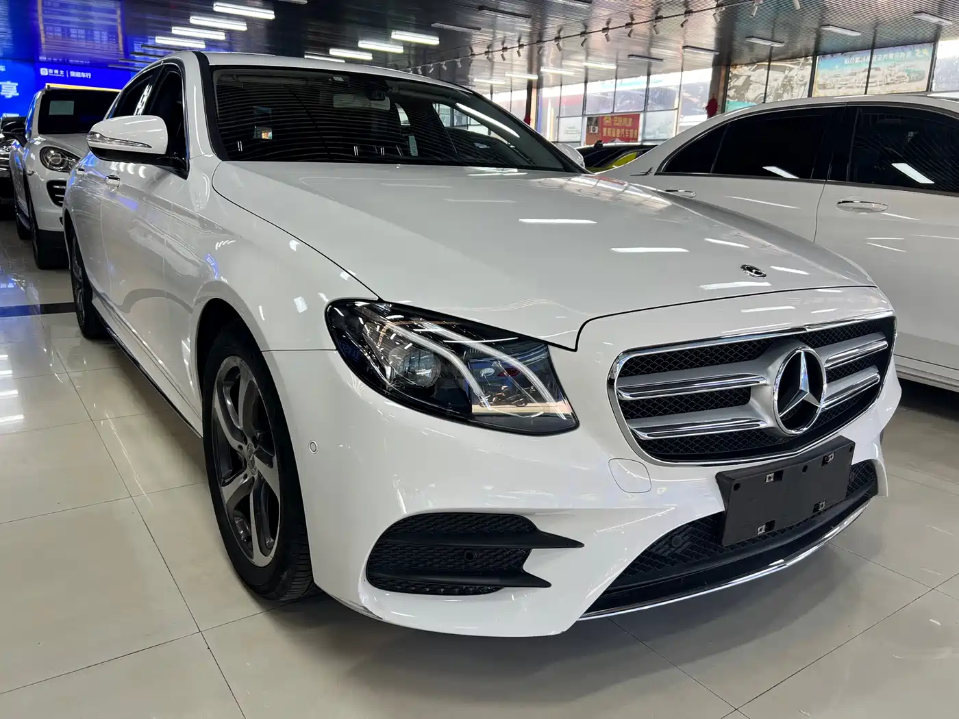 Mercedes-Benz E-Class 2016 E 300 L Sport Fashion Type фото 3