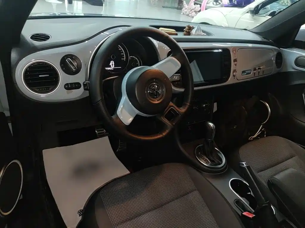 Volkswagen Beetle 2015 180TSI фото 10