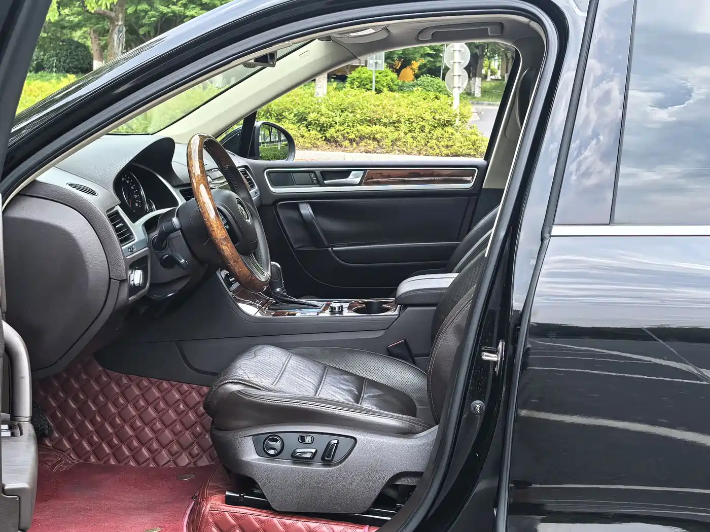 Volkswagen Touareg 2011 2011 3.0TSI Comfort