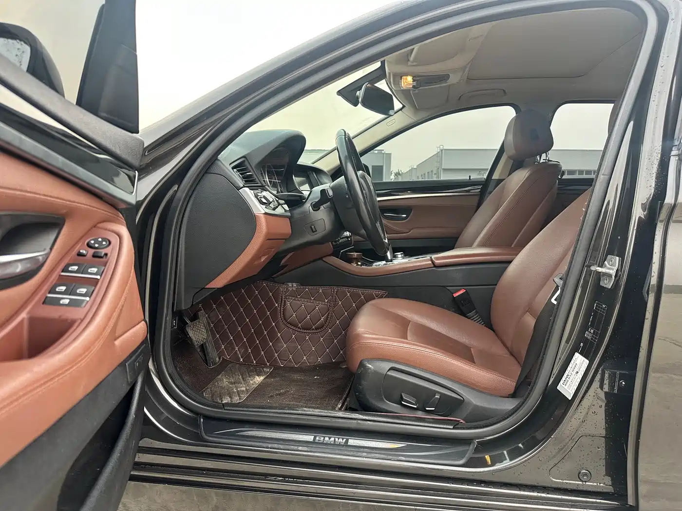 BMW 5 Series 2017 520Li Classic Edition фото 5