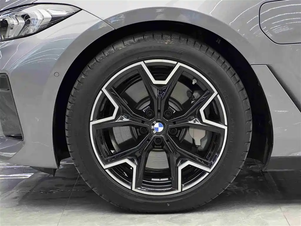 BMW i3 2025 eDrive 40 L Shadow Night Package фото 4