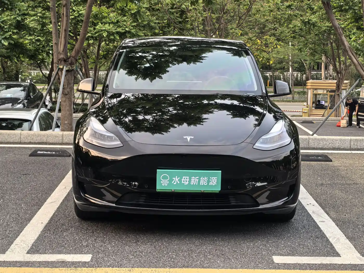 TESLA MODEL Y