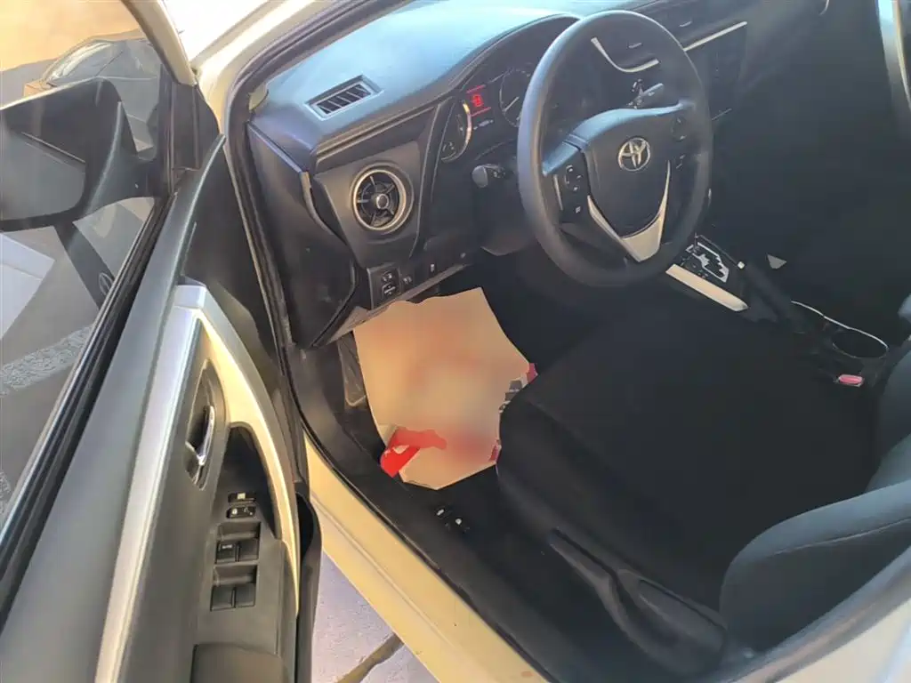 Toyota Corolla 2017 Facelift 1.2T S-CVT GL-i фото 16