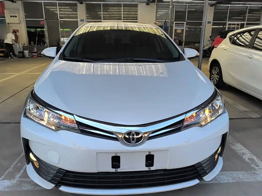 Toyota Corolla 2017 Facelift 1.2T S-CVT GL-i фото 3
