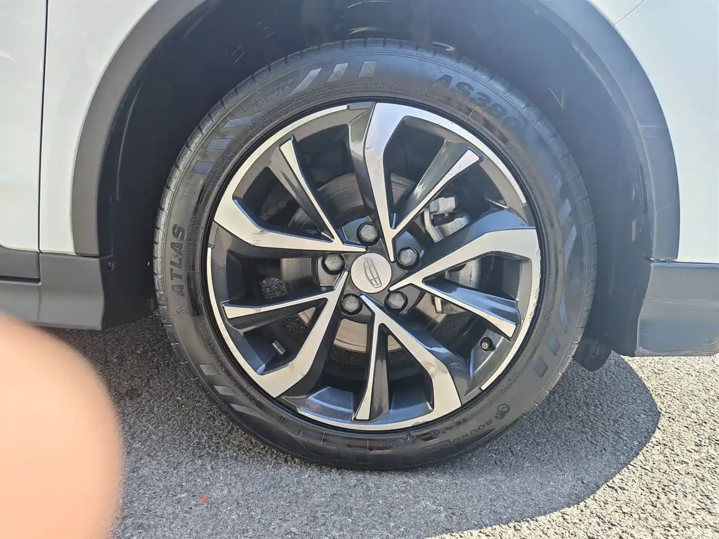 Geely Emgrand S 2022 2022 1.4T CVT Crossover Player
