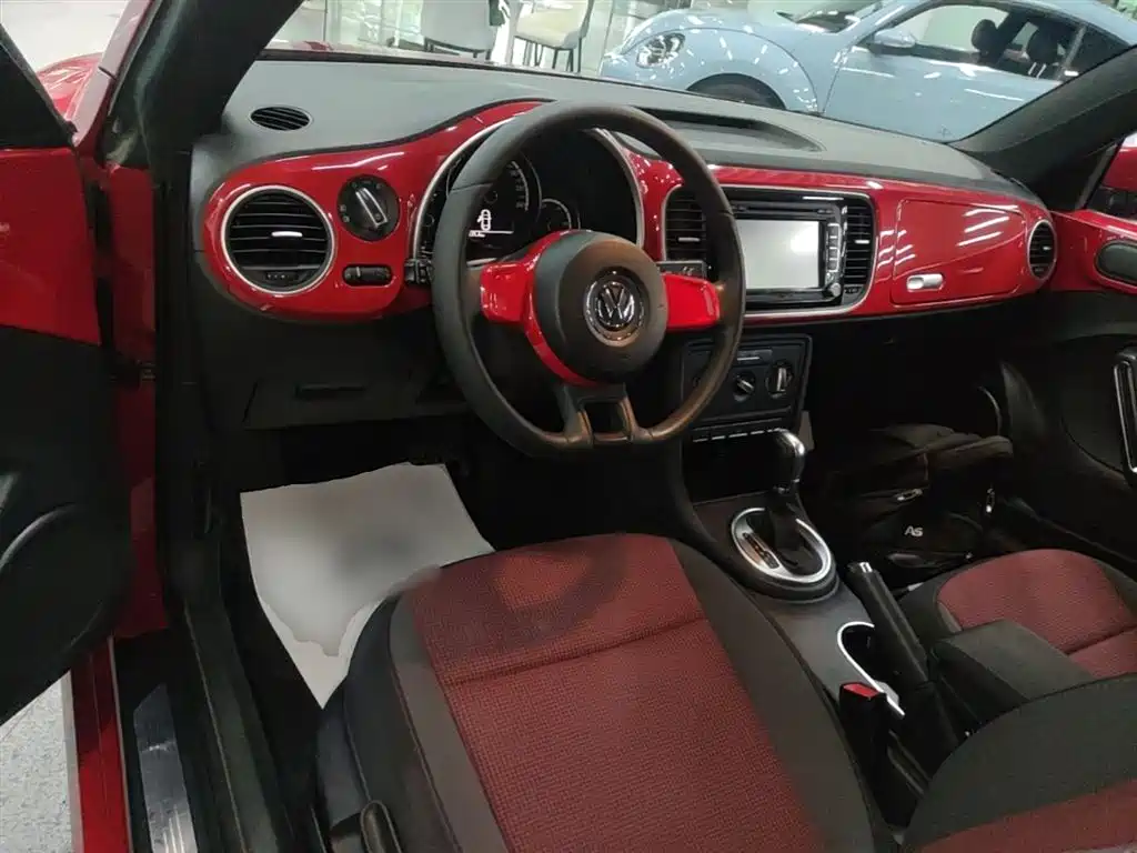 Volkswagen Beetle 2015 180TSI фото 10