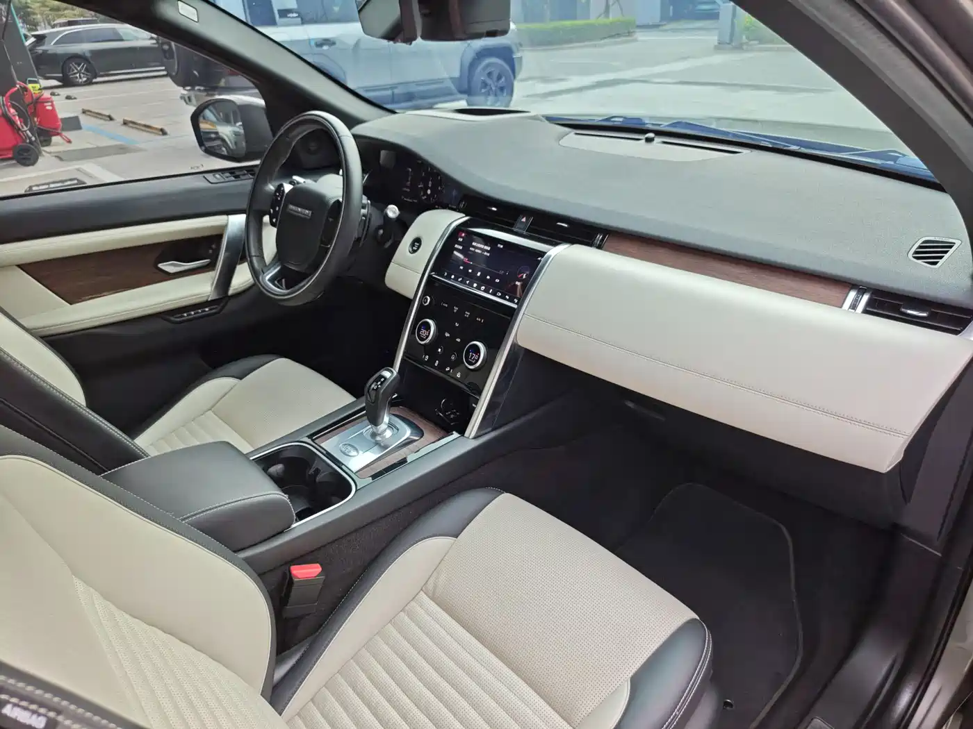 Land Rover Discovery Sport 2021 249PS R-Dynamic HSE Luxury Custom Edition фото 7