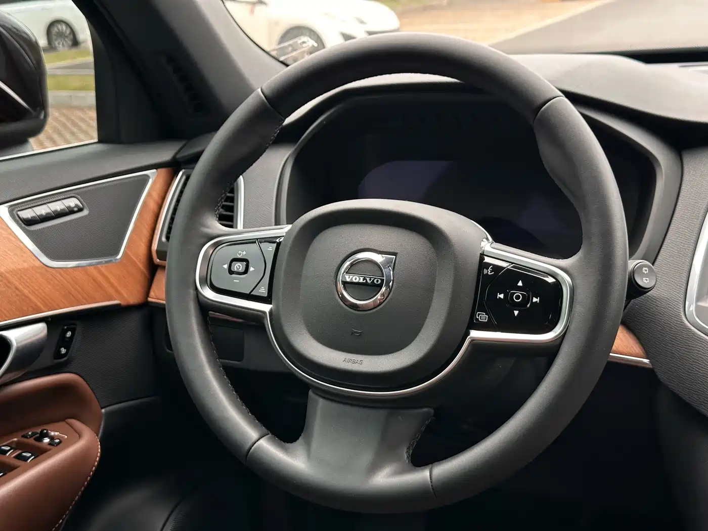 Volvo XC90 2024 2024 B5 Smart Luxury 7-Seater