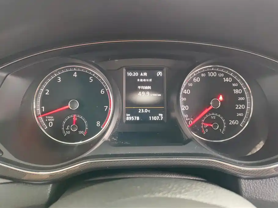 Volkswagen Passat 2017 330TSI DSG Luxury фото 14