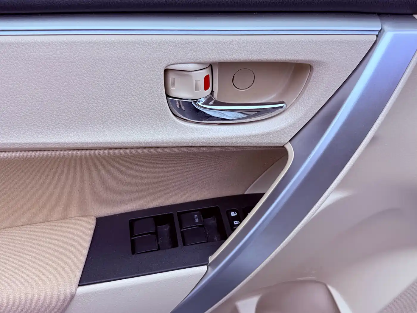 Toyota Corolla 2014 1.6L CVT GL фото 9