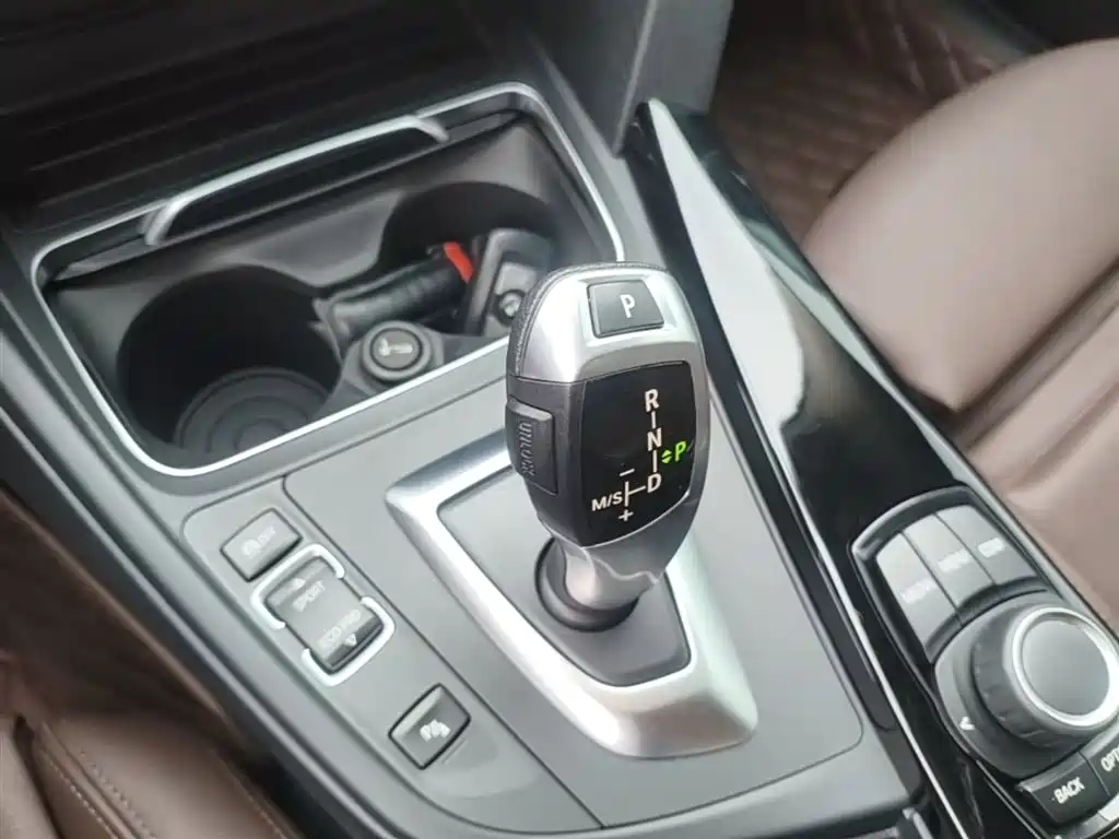 BMW 3 Series 2018 320Li Fashion Style фото 14