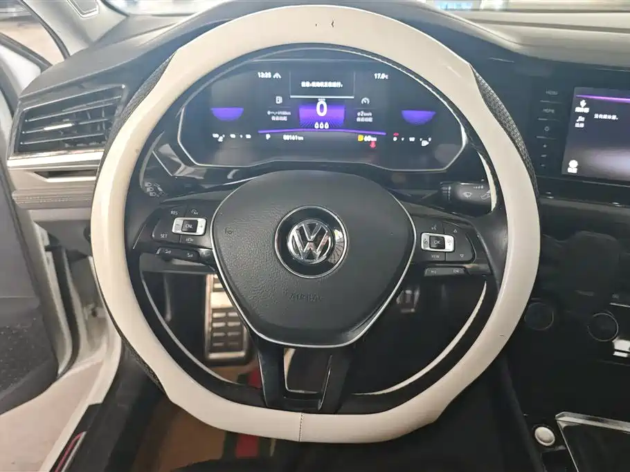 Volkswagen Sagitar 2021 280TSI DSG 30th Anniversary Edition фото 15