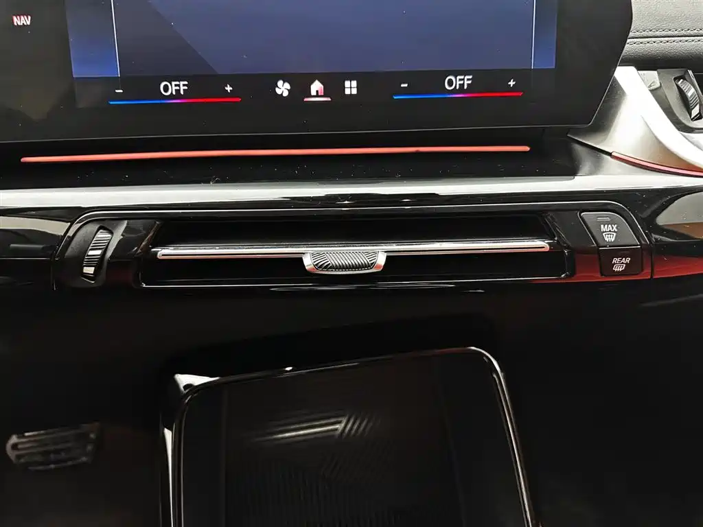 BMW X1 2023 sDrive20Li X Design Package фото 15