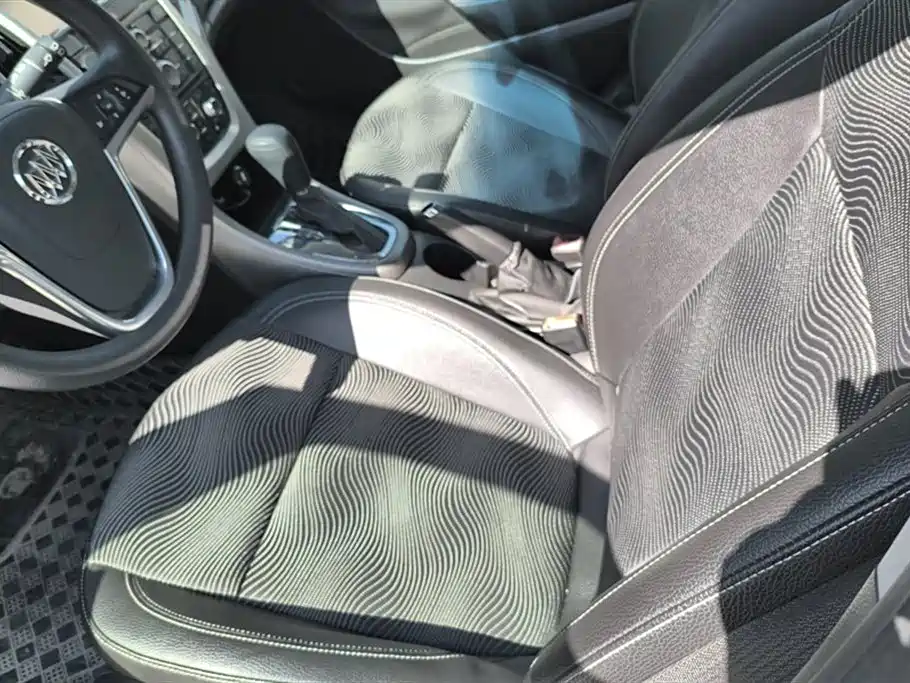 Buick Excelle 2012 XT 1.6L Automatic Fashion Edition фото 9
