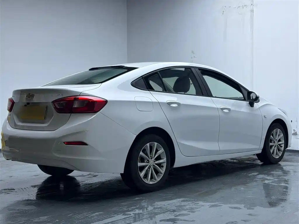 Chevrolet Cruze 2018 320 Automatic Pioneer Sunroof Edition фото 13