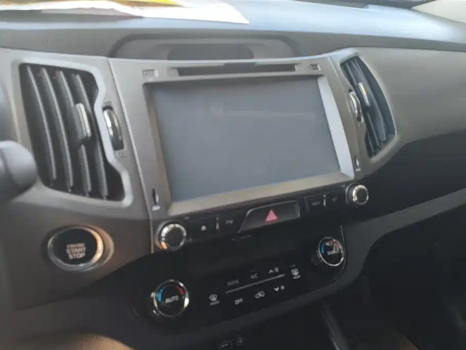 Kia Sportage 2016 2.0L Automatic 2WD GLS фото 13