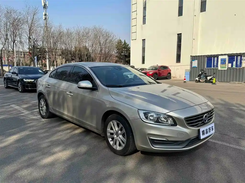Фото 3 - Volvo S60