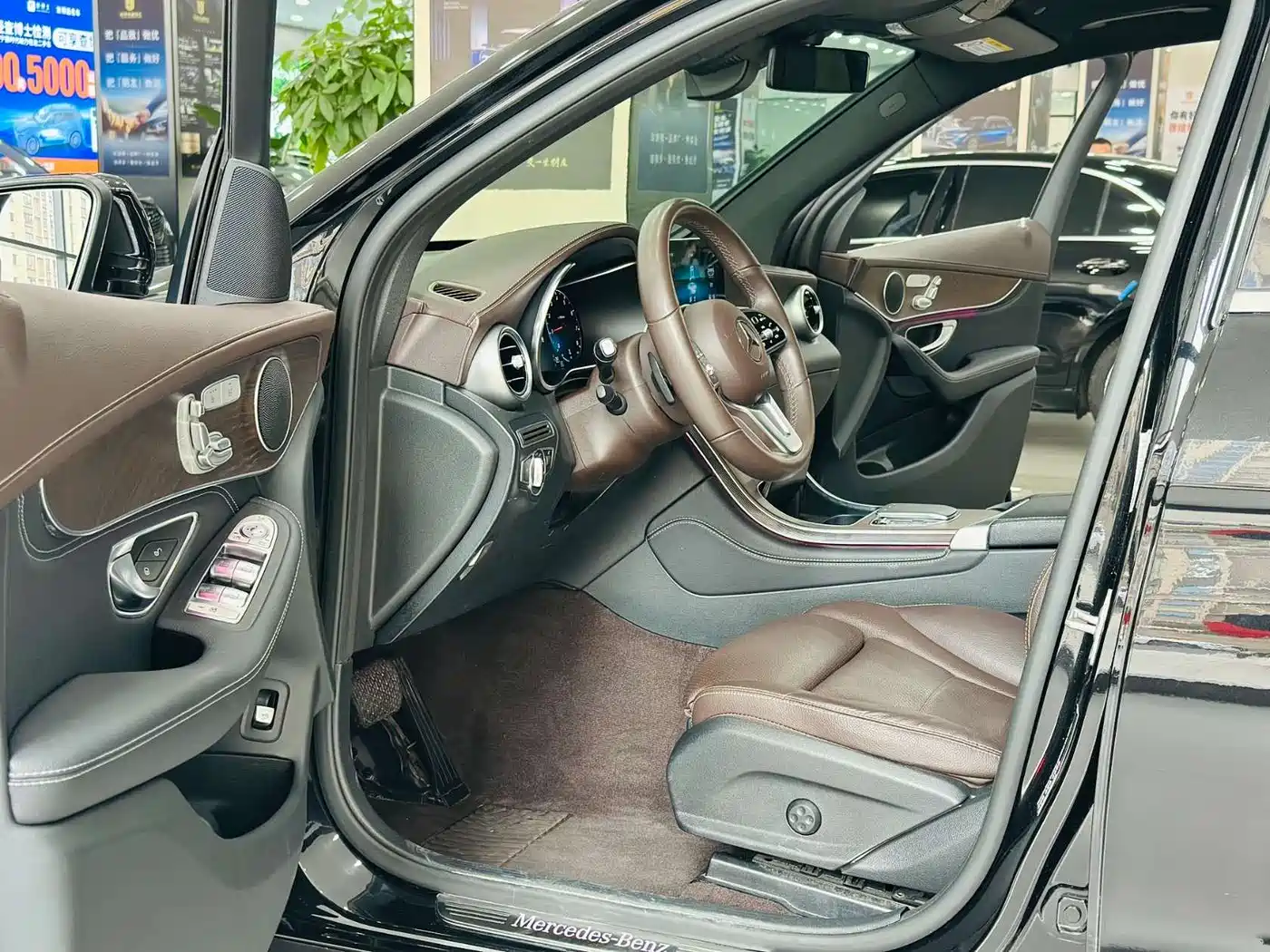 Mercedes-Benz GLC 2020 Facelift GLC 300 L 4MATIC Dynamic фото 5