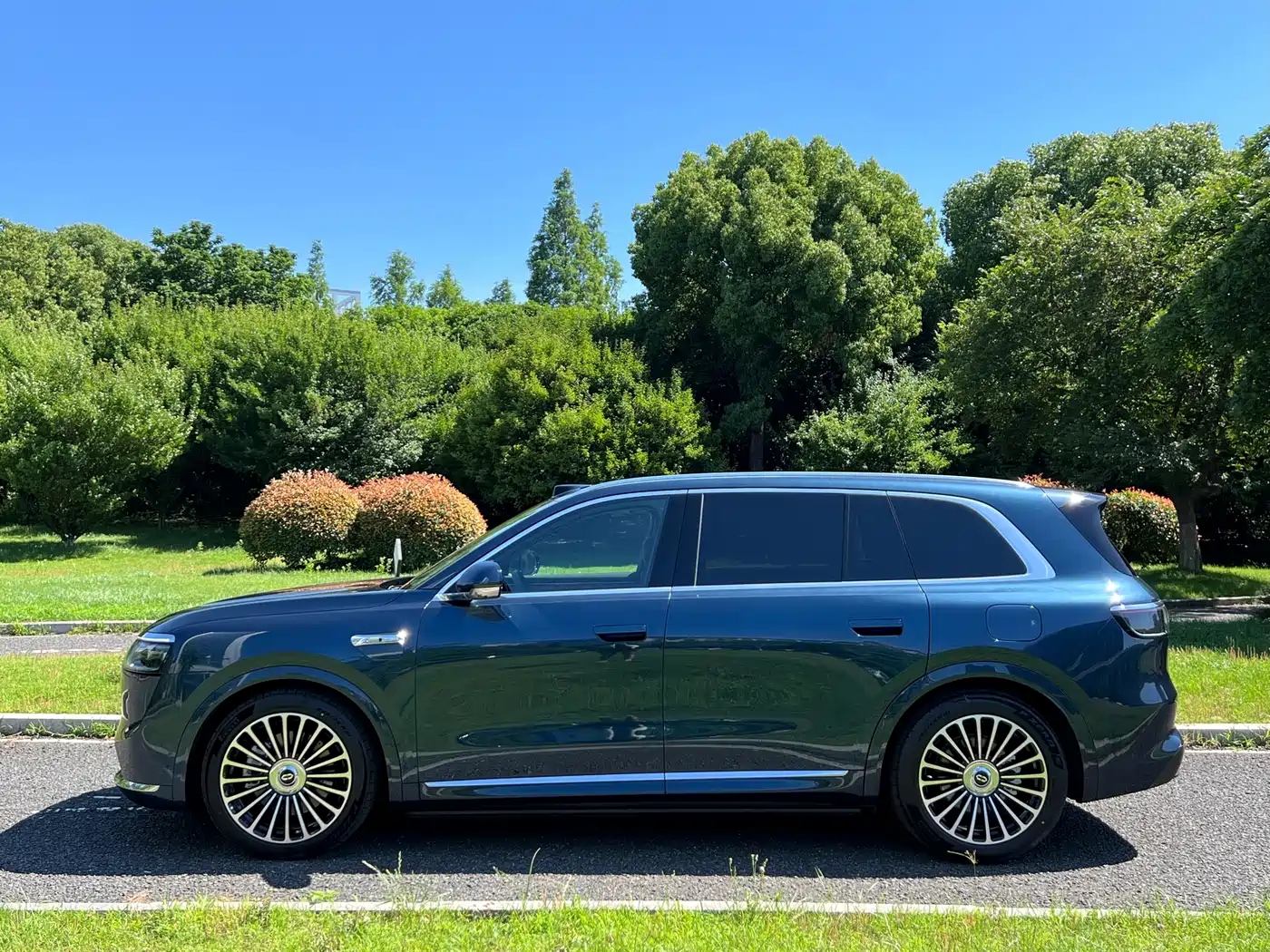AITO Wenjie AITO M8 2025 Model Extended Range Ultra Edition 53.4kWh 5-Seater фото 4