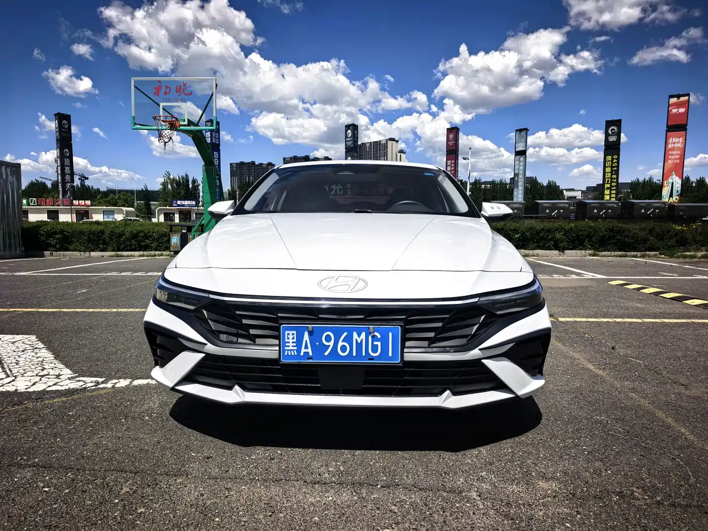 Hyundai Elantra 2023 Model 1.5L CVT LUX Premium Edition фото 2