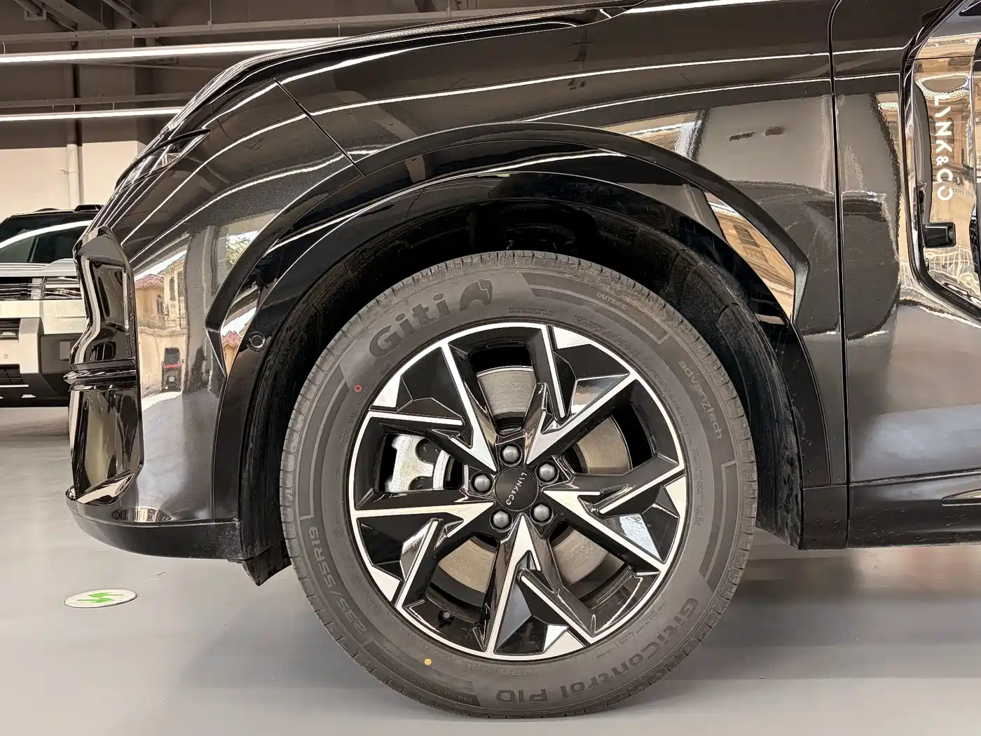 2026 Lynk & Co 08 EM-P